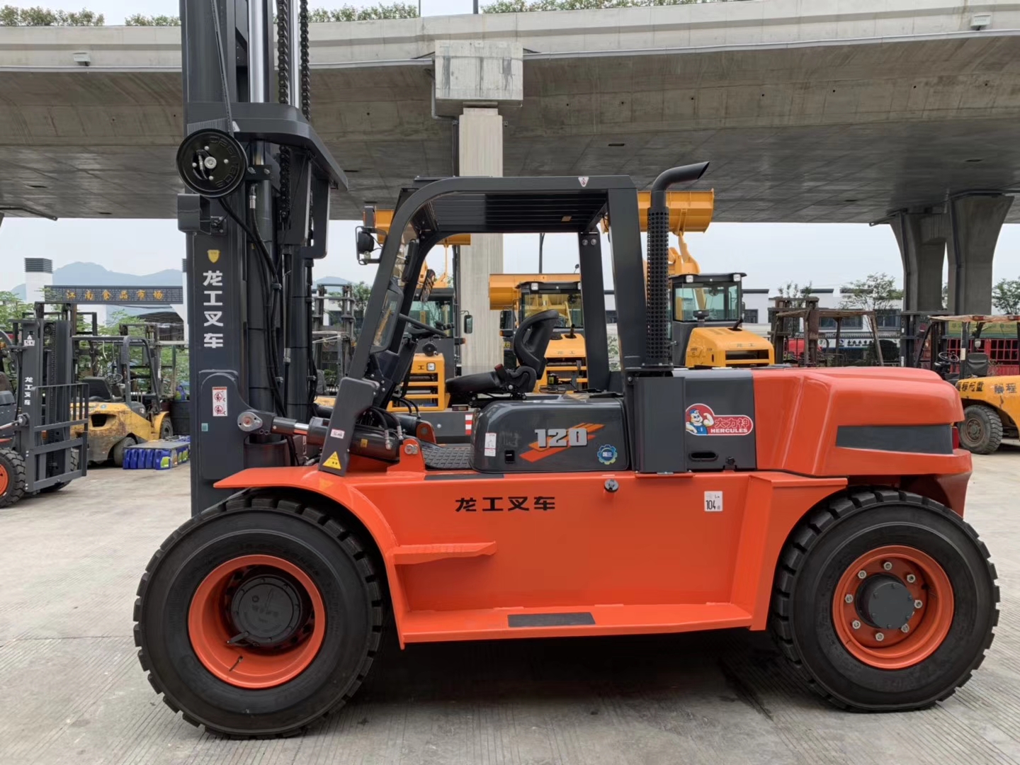 南京龍工12噸叉車